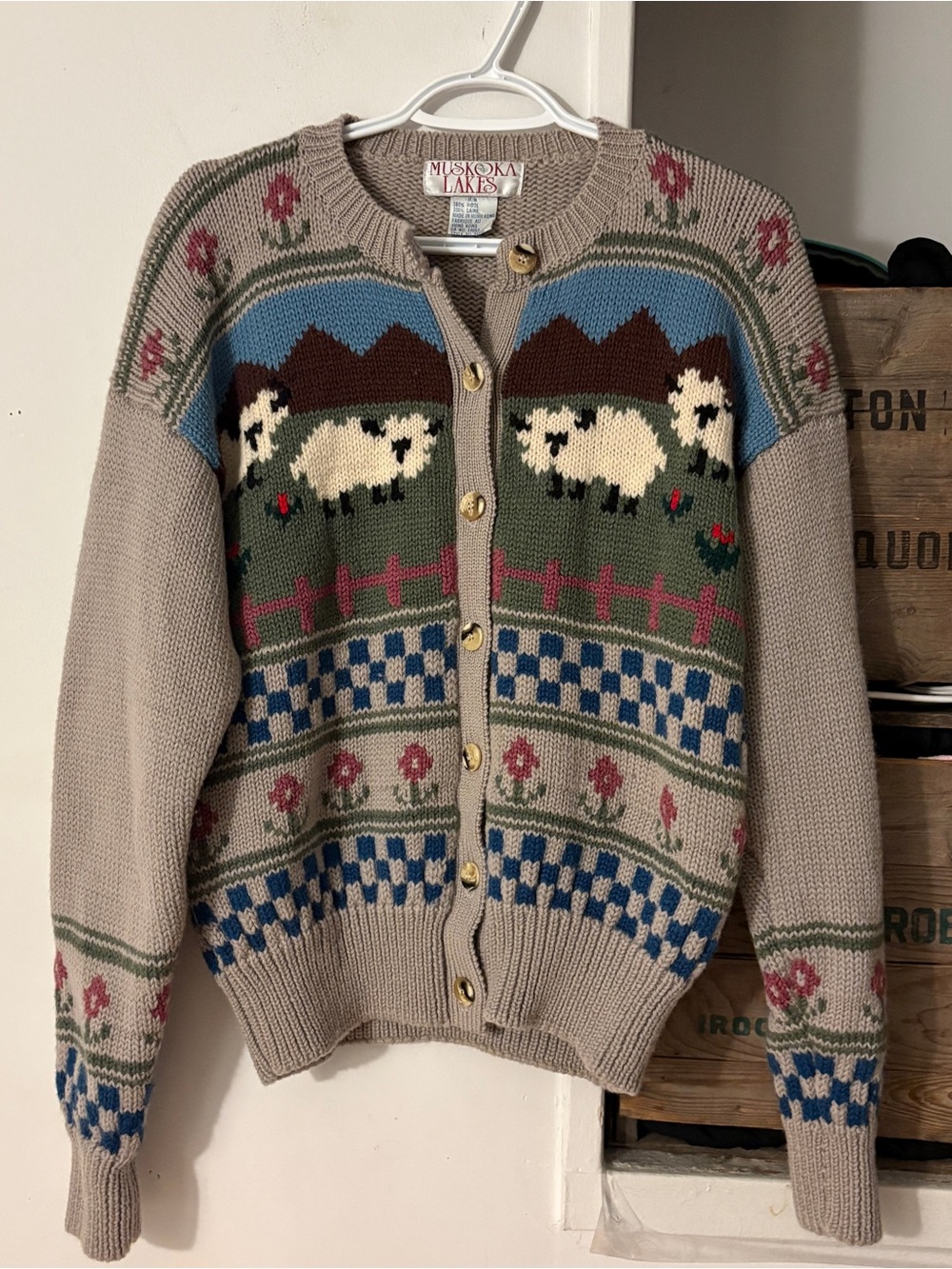 Vintage Muskoka Lakes Floral & Sheep Knit Wool Cardigan Sweater Size Medium